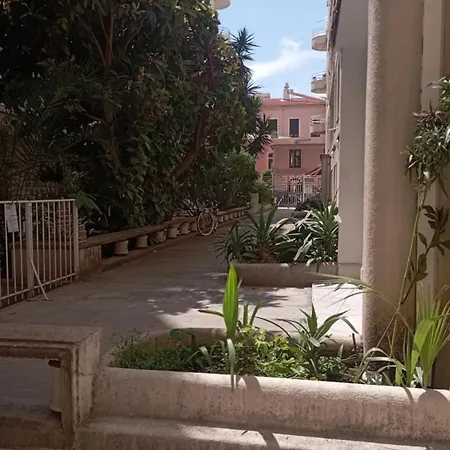 Small In Nice